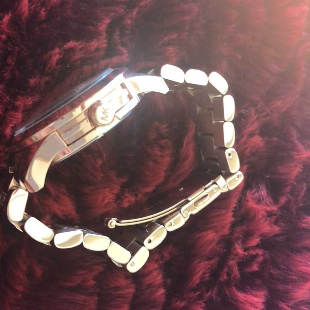 MK watch - Picture 4 of 5